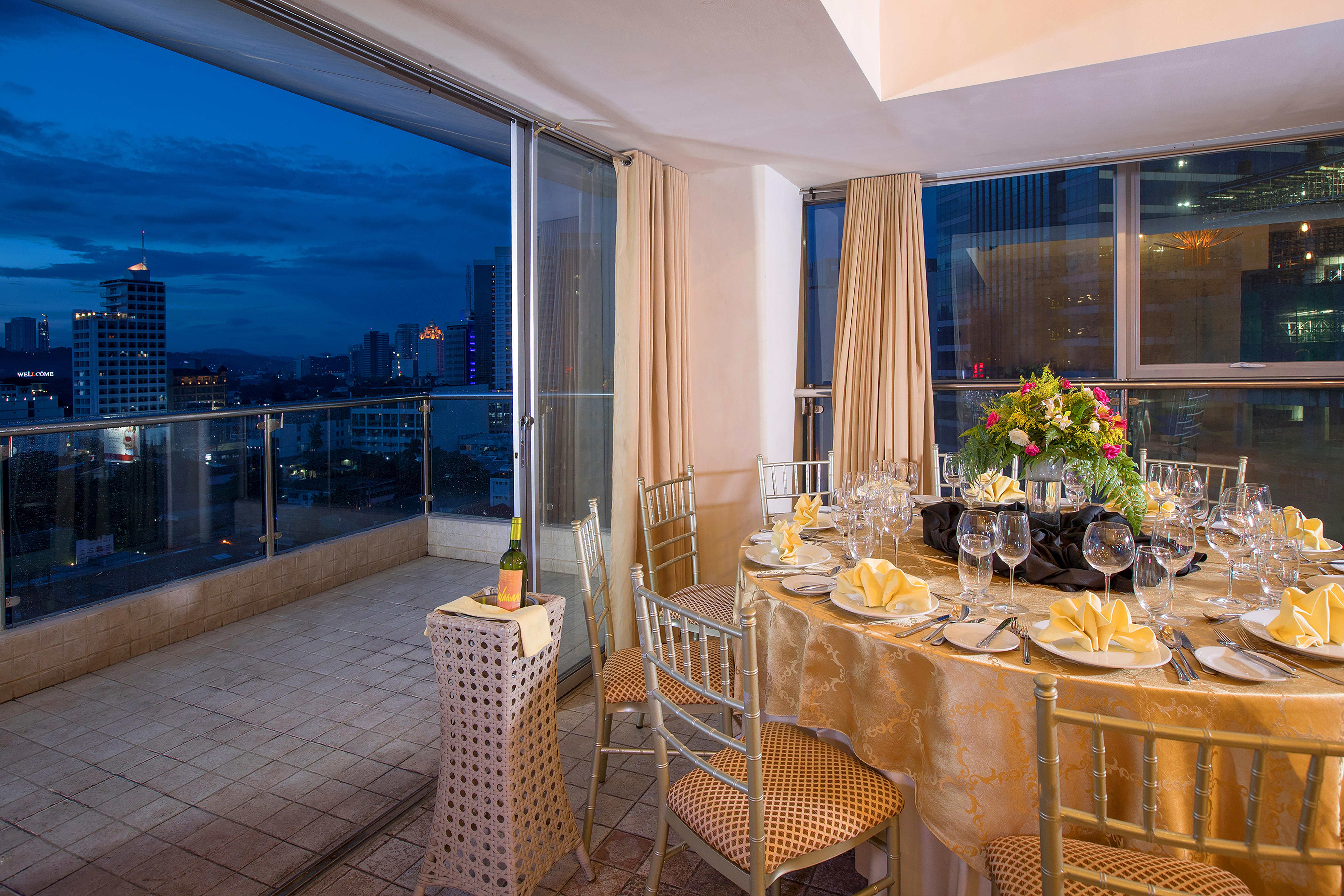 Golden Prince Hotel & Suites Cebu Exteriör bild